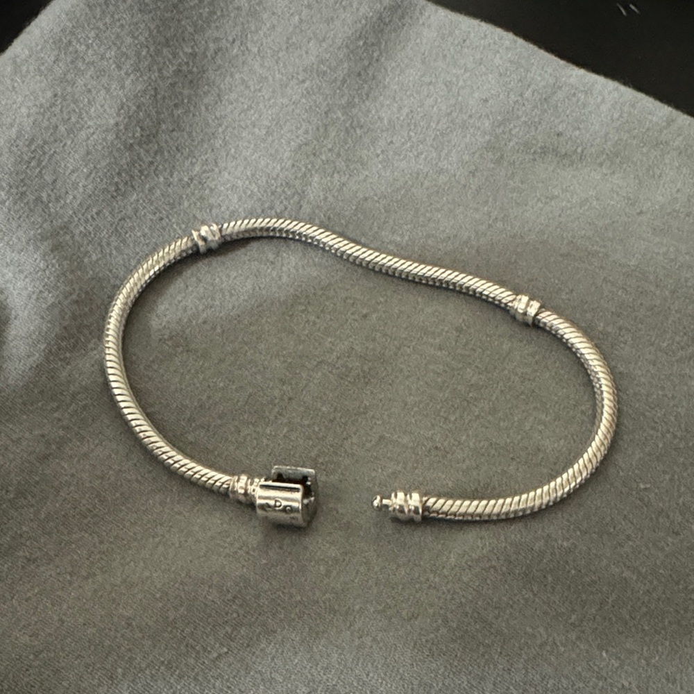 Pandora moments barrel clasp snake chain bracelet size 7.5